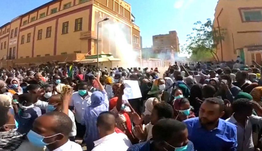 تداوم تظاهرات گسترده انقلابیون سودان 