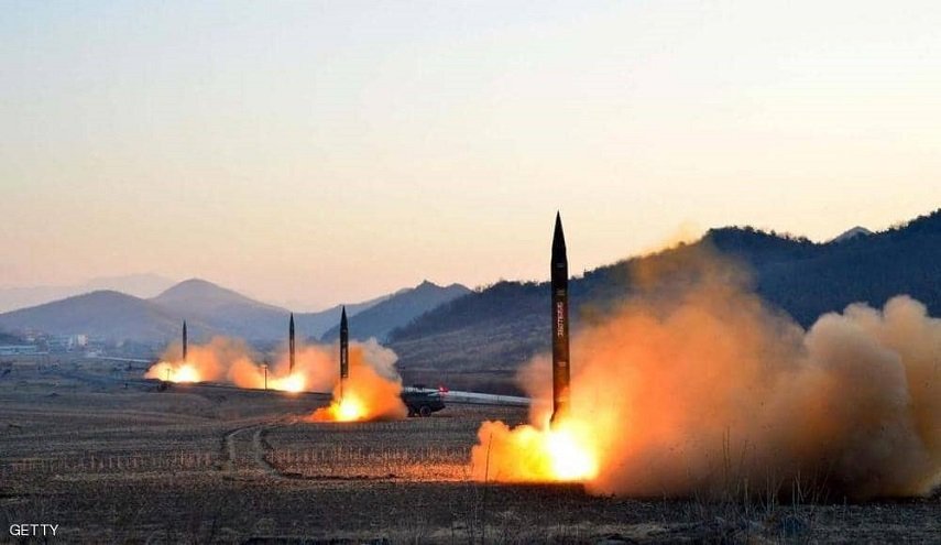 سيول: كوريا الشمالية اختبرت قاذفات صواريخ وأسلحة تكتيكية‎