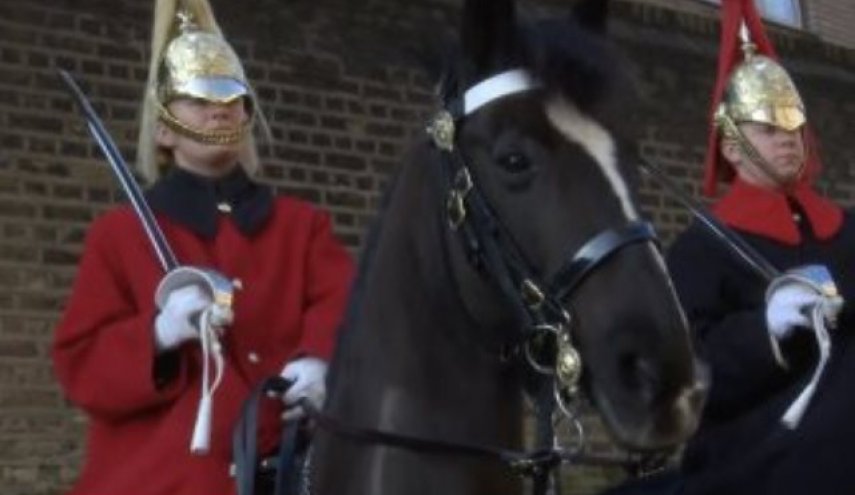بريطانيا: تعيين أول إمرأة فى سلاح الفرسان الملكيين منذ 359 عاما