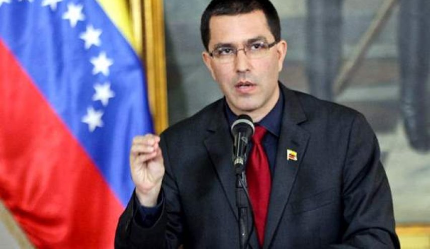 فنزويلا تهدد أمريكا بالرد على أي سيناريو عسكرية