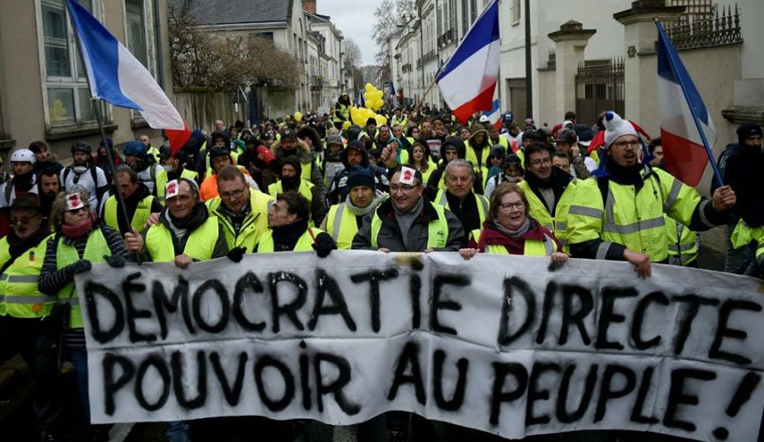 مواجهات بين محتجي 'السترات الصفراء' والشرطة الفرنسية