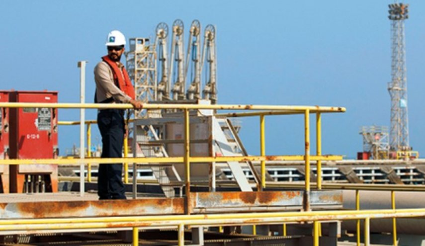 عربستان تنها یک مشتری نفتی را به عنوان جایگزین پیدا کرد
