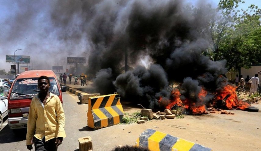 قيادي سوداني يحذر من تصاعد الهجمات بسبب ذخائر الاسلحة للنظام  السابق