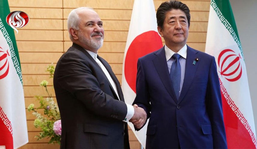 دیدار ظریف با نخست‌وزیر ژاپن/ آبه: ژاپن خواستار حفظ روابط دوستانه با ایران است