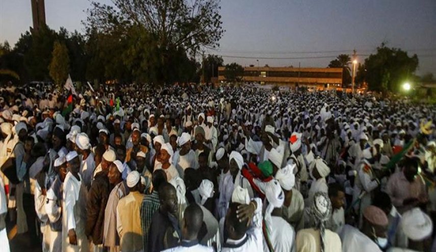 المعارضة السودانية تدعو إلى “مواكب تسليم السلطة”
