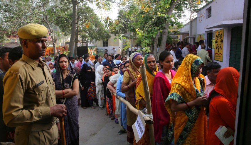     بدء فرز 600 مليون صوت في الانتخابات الهندية الأضخم في العالم