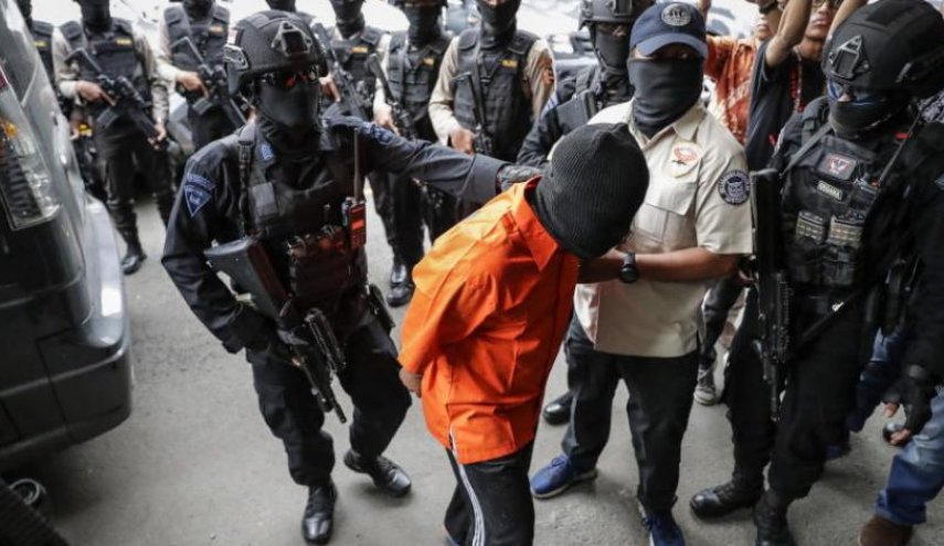 الشرطة الإندونيسية تعتقل شخصين بايعا داعش
