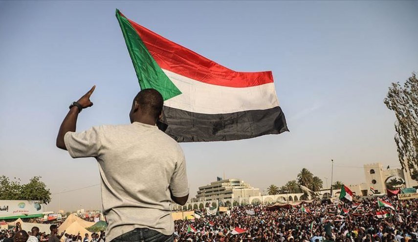  عودة إلى المربع الصفر: «الثورة المضادة» في السودان ماضية في «العسكرة» 