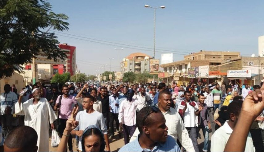 ماذا قال المجلس العسكري السوداني حول تسليم السلطة؟