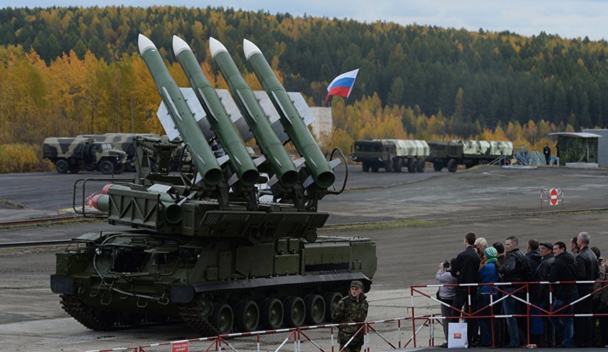 صحيفة روسية: موسكو تعد قرارا يحمي مستوردي أسلحتها من العقوبات الأمريكية