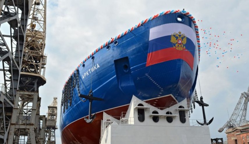 کشتی یخ‌شکن هسته‌ای جدید روسیه به آب انداخته شد
