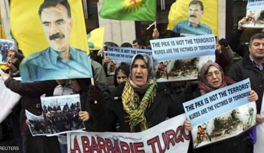 معتقلون أكراد في تركيا يوقفون إضرابهم عن الطعام استجابة لأوجلان