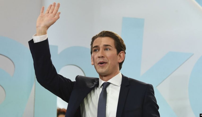  البرلمان النمساوي يسحب الثقة من حكومة سيباستيان كورتس