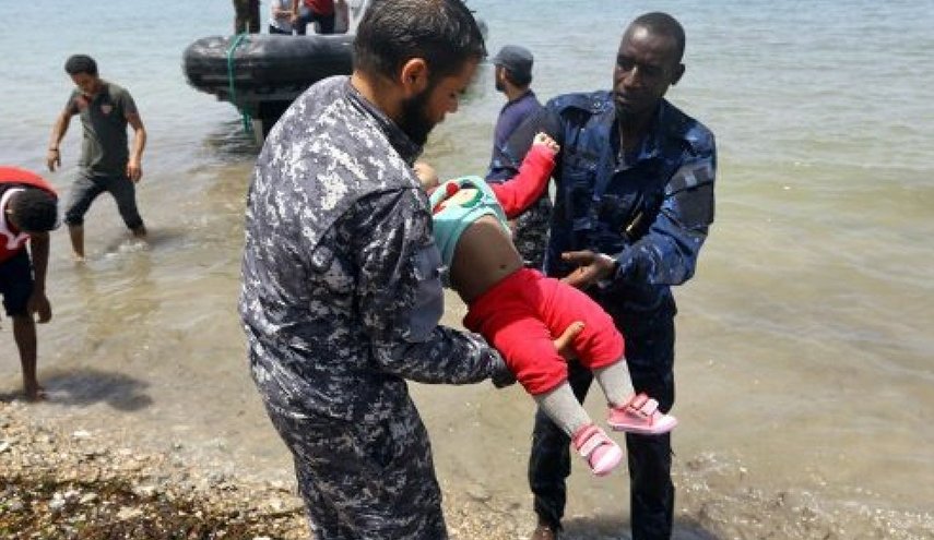 انقاذ عشرات المهاجرين قبالة الشواطئ الليبية