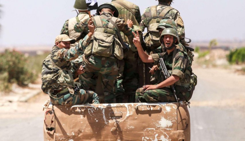 الجيش السوري يدمر اوكار الارهابيين وإمداداتهم في ريفي حماة وادلب
