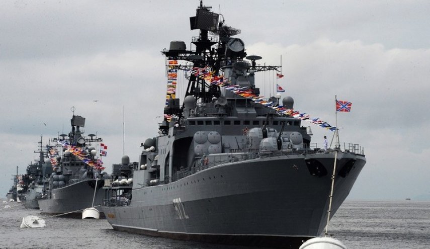 البحرية الأمريكية تعلق على احتكاك بين طراد تابع لها وسفينة روسية