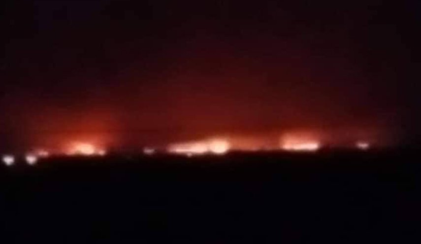 شاهد بالصور حريقا كبيرا ونزوحا لاهالي قرى غرب الموصل