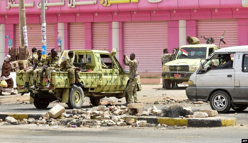 السودان يدخل العصيان الشامل و'العسكري' يصر على المواجهة
