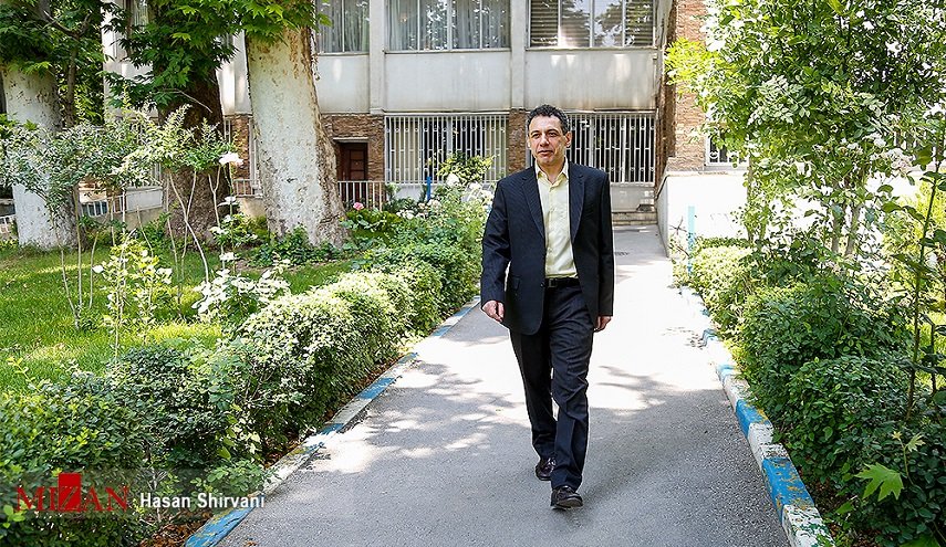 شاهد.. صور نزار زكا قببل مغادرته إيران