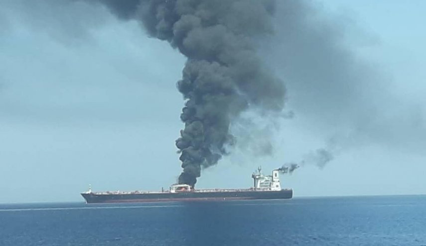 تازه ترین جزئیات از انفجار دو نفت‌کش‌ در دریای عمان + تصاویر