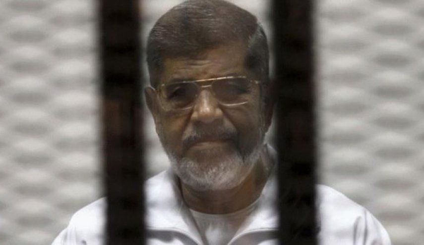 تفاصيل اللحظات الأخيرة لوفاة محمد مرسي