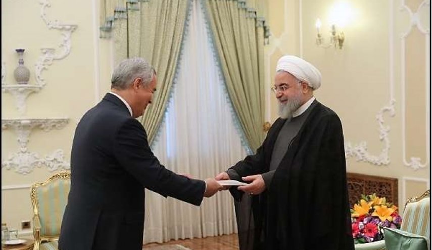 تقدیم استوارنامه سفیر جدید تاجیکستان به 'روحانی'