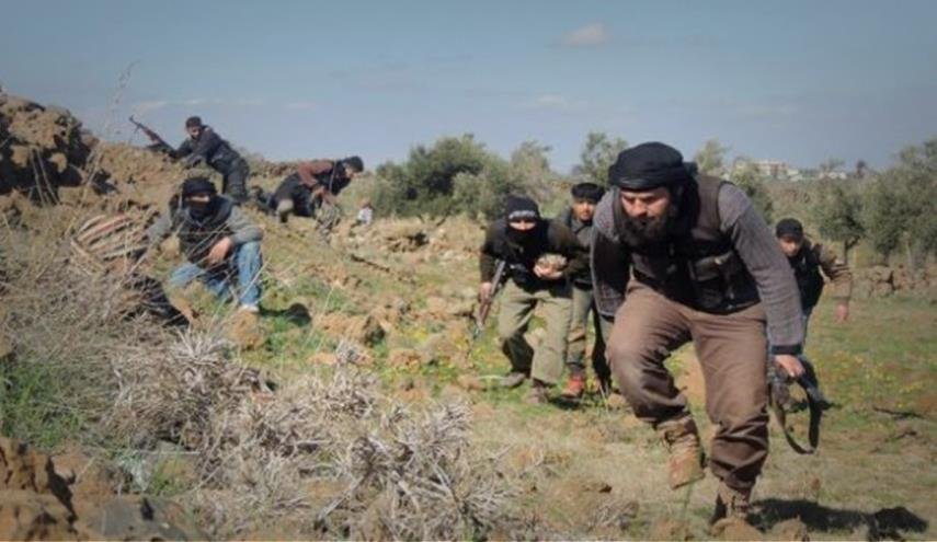 'جيش العزة' في إدلب.. يكتوي بين نارين