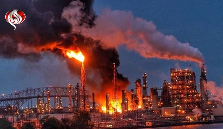انفجار پالایشگاه نفت در آمریکا