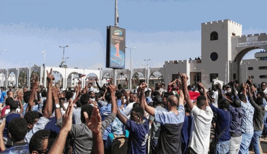 المجلس العسكري: نأمل عدم استجابة السودانيين لتظاهرة 30 يونيو