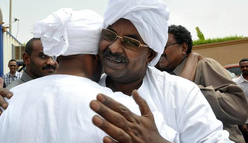 رئيس المخابرات في عهد البشير يعود الى السودان
