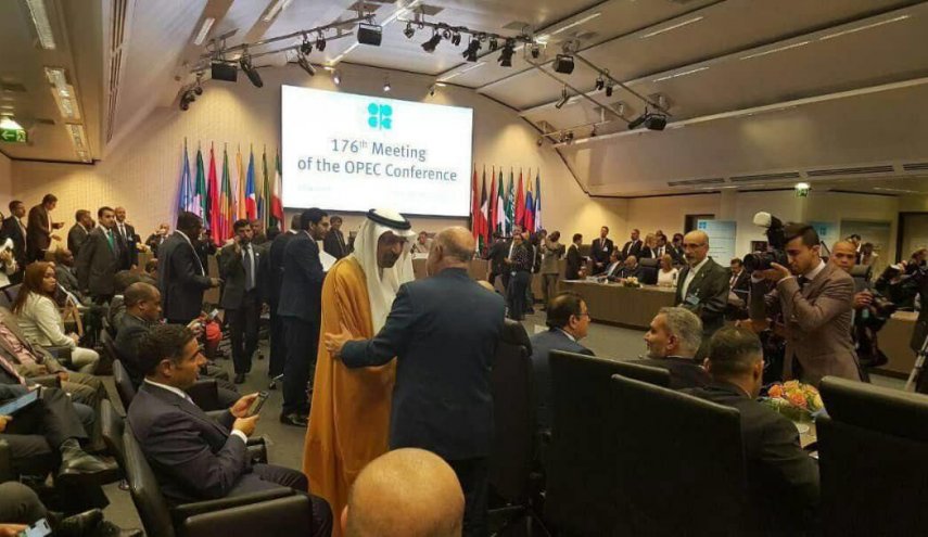گفت وگوی وزیران نفت ایران و عربستان در حاشیه نشست اوپک