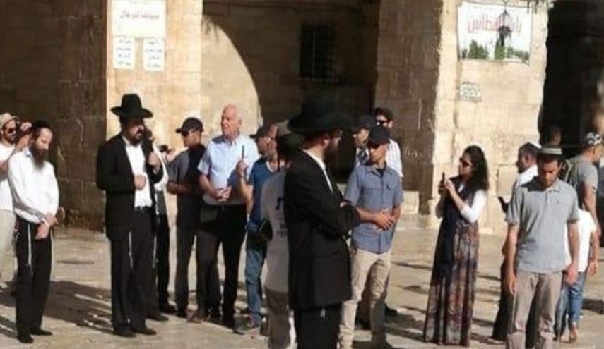 وزير اسرائيلي يقتحم الأقصى و3500 مستوطن يقتحمون قبر يوسف (ع)
