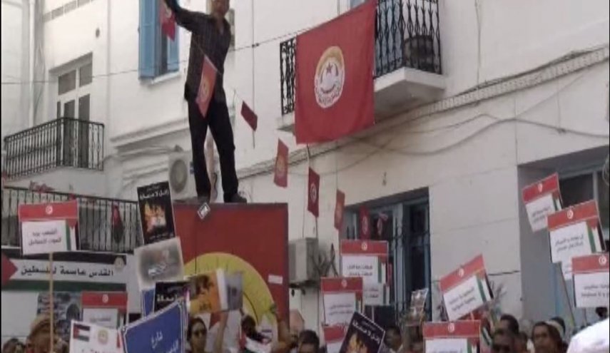 تظاهرات في تونس تنديدا بصقفة ترامب والتطبيع