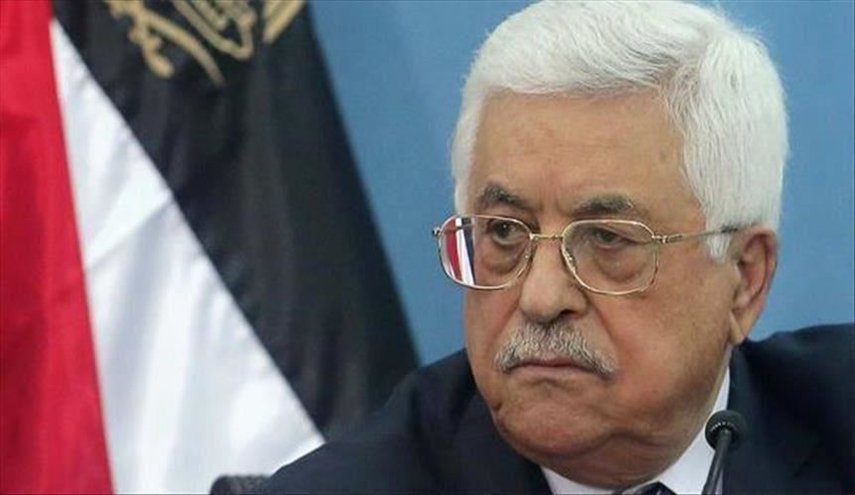 عباس يدعو للحوار لحل مشكلة العمالة الفلسطينية في لبنان 