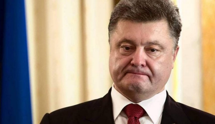أوكرانيا تفتح 11 قضية جنائية بحق رئيسها السابق وفريقه
