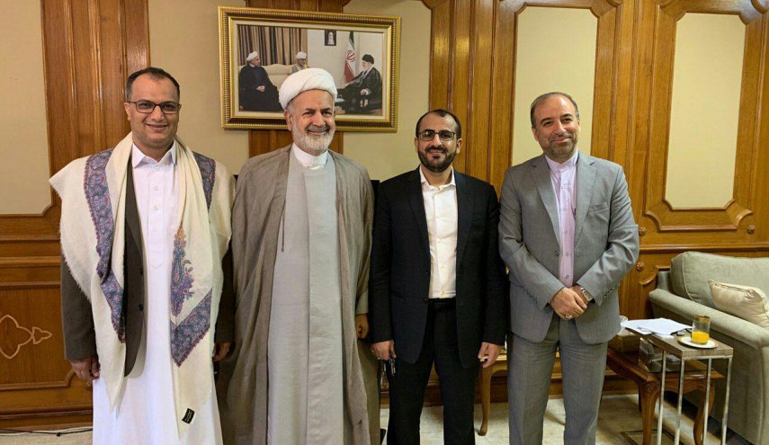 عبد السلام يلتقي السفير الايراني في مسقط + صور