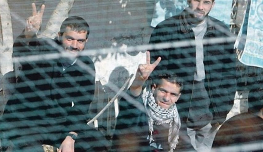 7 أسرى فلسطينيين يواصلون الإضراب المفتوح عن الطعام