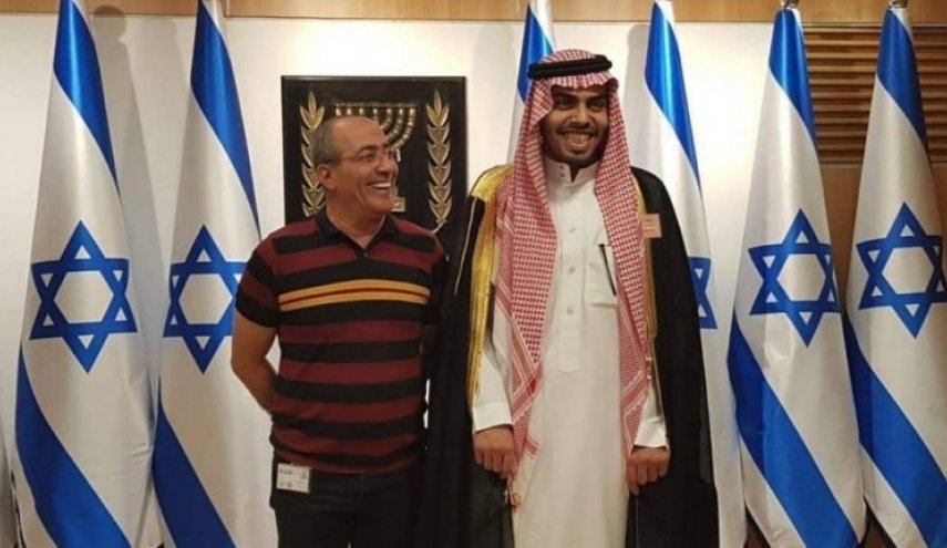 كاتب سعودي يشتم الفلسطينيين: لماذا ترفضون تطبيعنا مع 'إسرائيل'!