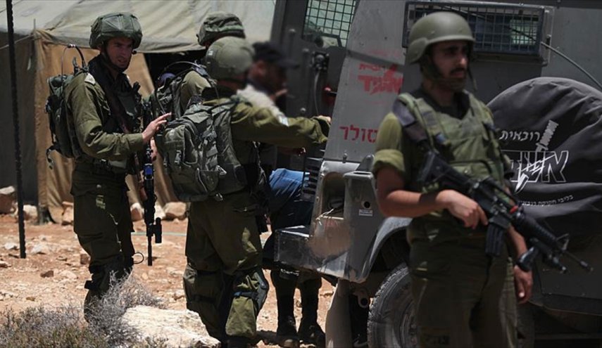 قوات الاحتلال تعتقل 23 مواطناً بالضفة الغربية