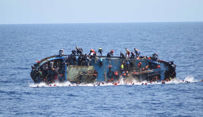 احتمال کشته شدن 150 پناهجو براثر غرق شدن کشتی در اطراف سواحل لیبی 