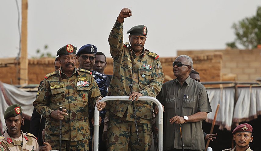 تفاصيل جديدة بشأن قائد الانقلاب الأخير في السودان