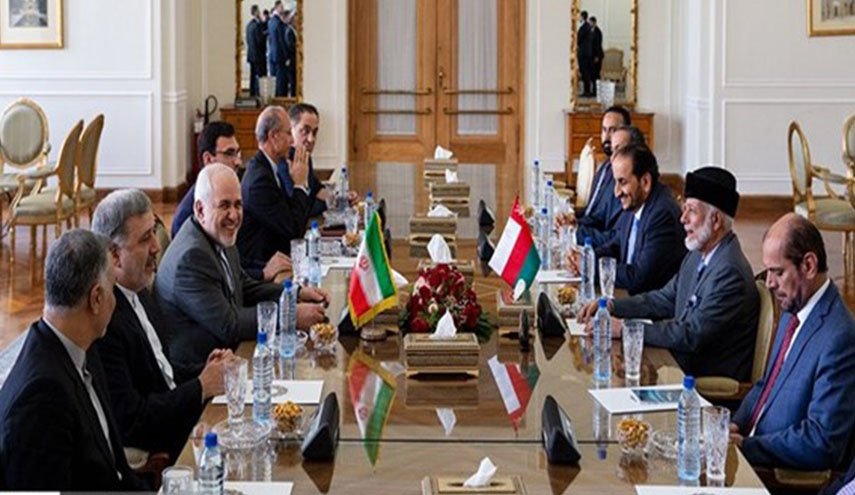 وزيرا خارجية ايران وعمان يبحثان التطورات الاقليمية والدولية