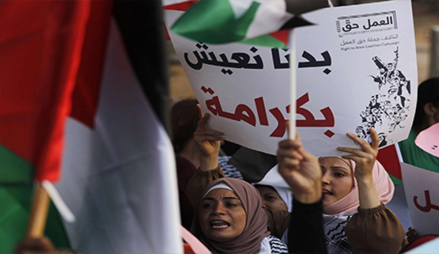 الفصائل الفلسطينية ترفض لقاء وزير العمل اللبناني قبل وقف إجراءاته