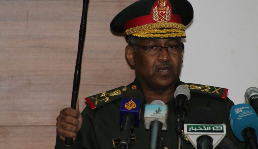 العسكري السوداني يعلن التزامه بوقف إطلاق النار في مناطق النزاع