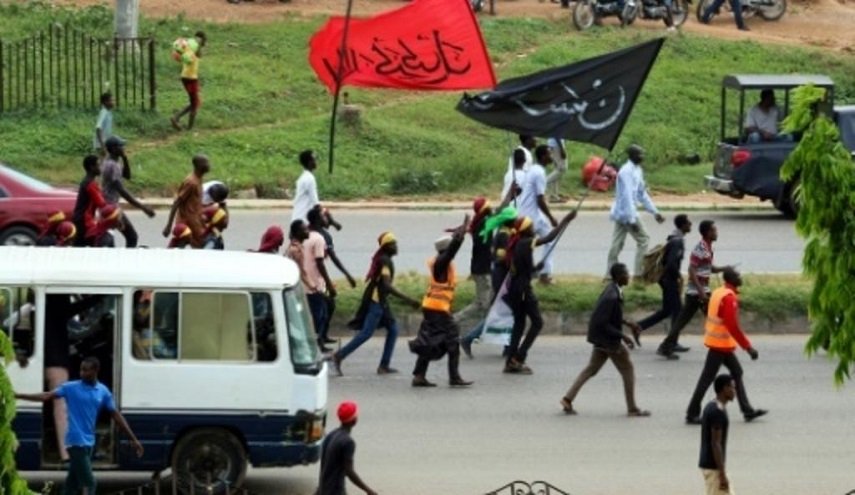 نيجيريا تحظر الحركة الإسلامية بزعامة الشيخ الزكزاكي 