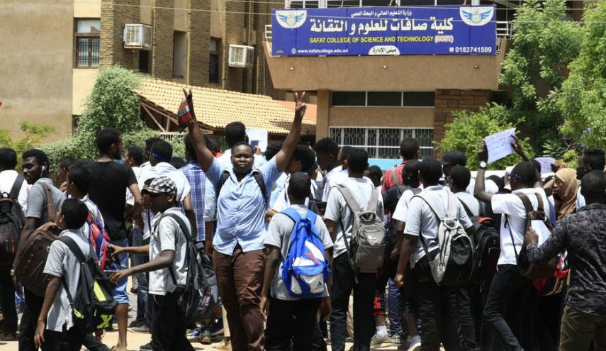 تعليق الدراسة في مدارس السودان الى ما بعد عيد الاضحى
