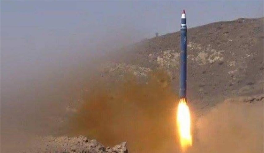 اطلاق صاروخ باليستي يمني على هدف عسكري بالدمام 