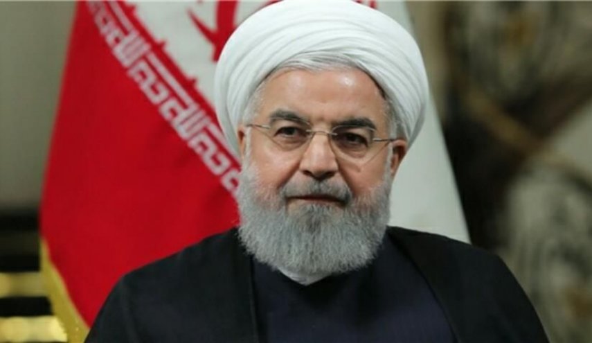 الرئيس الايراني يزيح الستار عن اكبر سجادة يدوية في العالم 