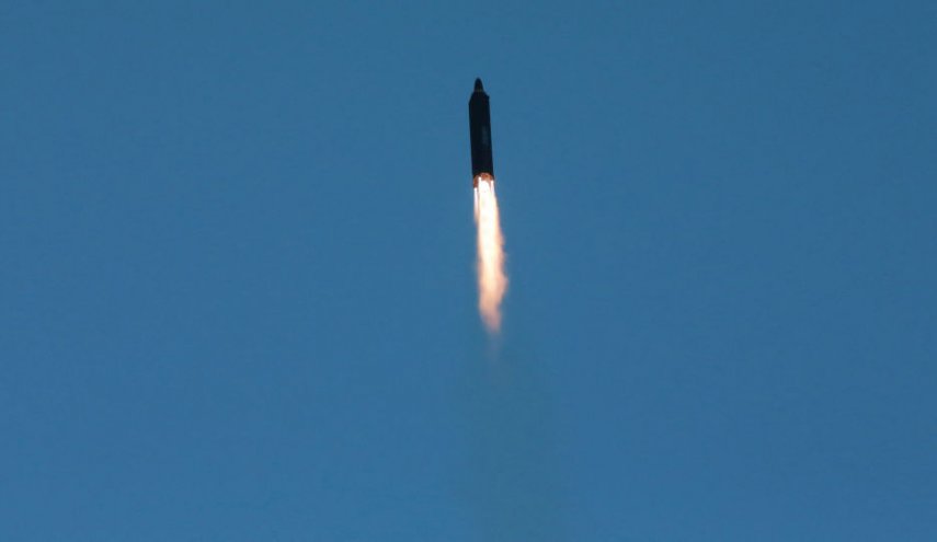 'ظريف'.. صاروخ بالستي إيراني قادر على حمل رؤوس نووية