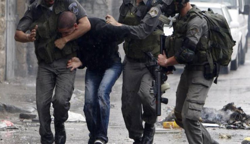 الاحتلال يعتقل شابين فلسطينيين من العيسوية